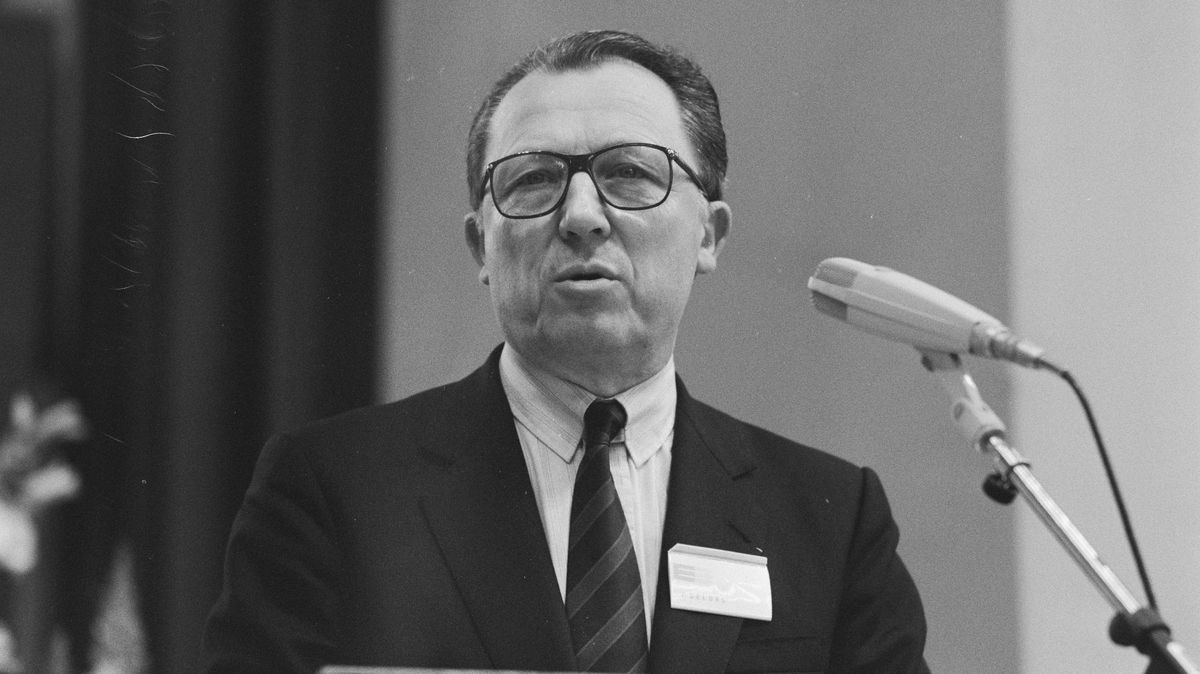 Zemřel dirigent schengenské smlouvy i programu Erasmus Jacques Delors